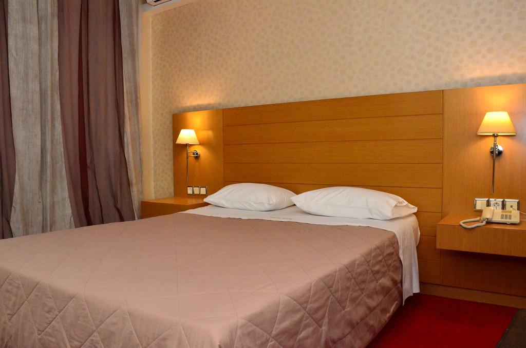Deves Hotel นาฟปลิโอ ภายนอก รูปภาพ